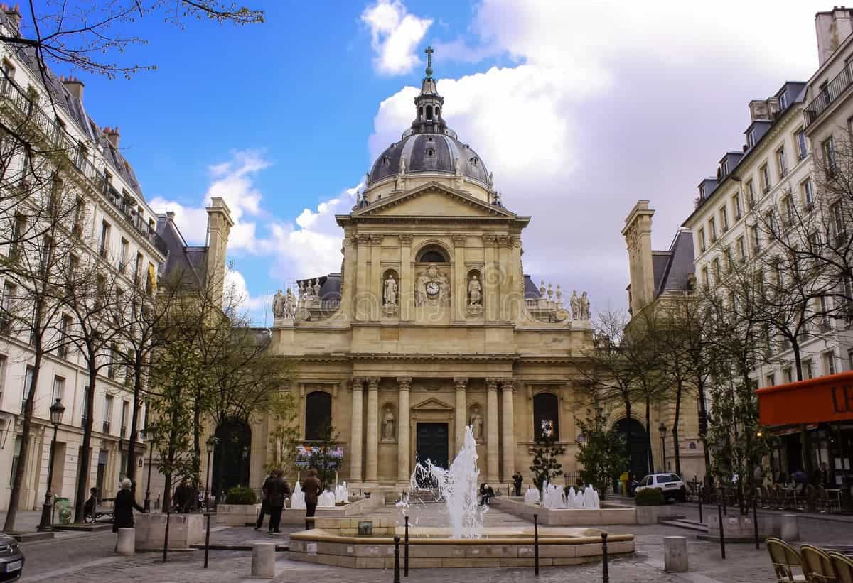 Sorbonne University Chapel – Iconic Academic Landmark in Paris Historic view of the Sorbonne University Chapel in Paris, featuring classical architecture and a peaceful academic ambiance.