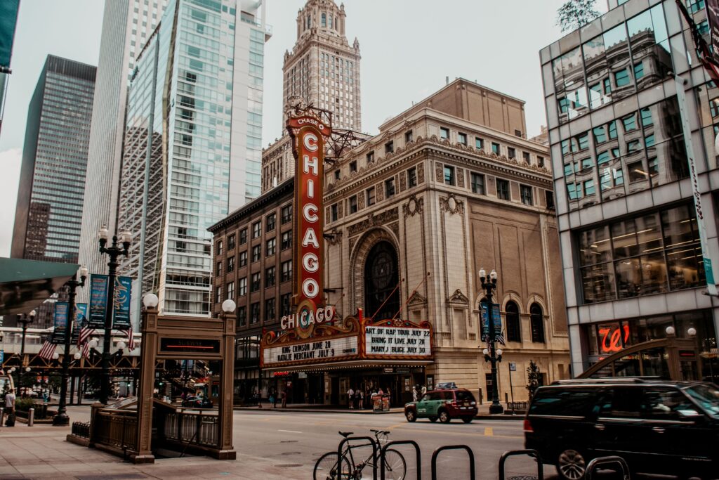 Chicago city street with the iconic Chicago Theatre sign representing study opportunities in the USA for international students.