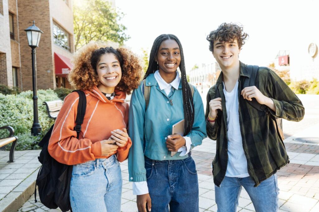 Best Time to Study Abroad Fall vs Spring Intake students on university campus